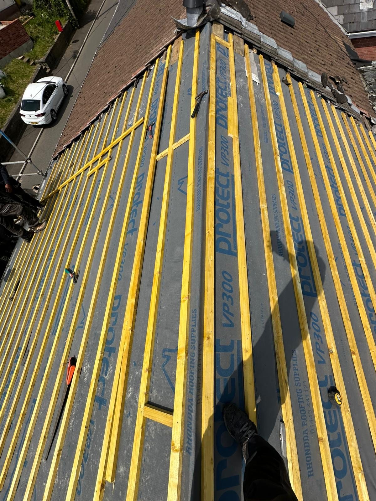 New breathable roofing membrane and battens on a pitched roof